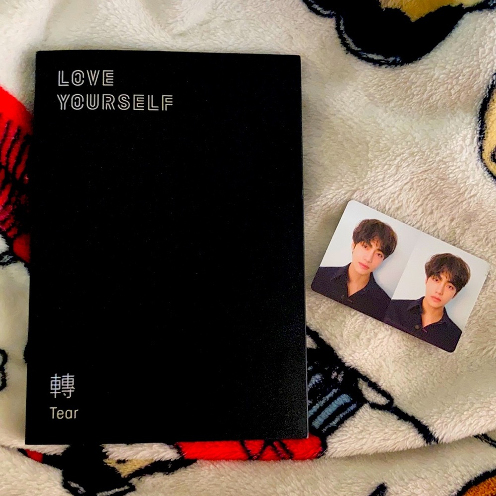 RE - OFFICIAL BTS Love Yourself : tear Album (with V Photocard)